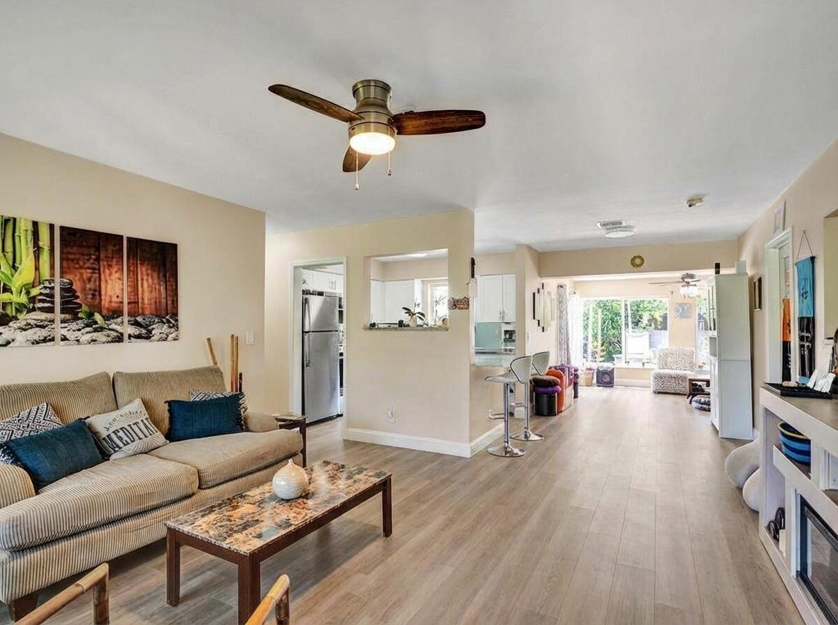 2099 Northeast 4th Court Boca Raton, FL 33431 - Photo 5 of 36 Living Room