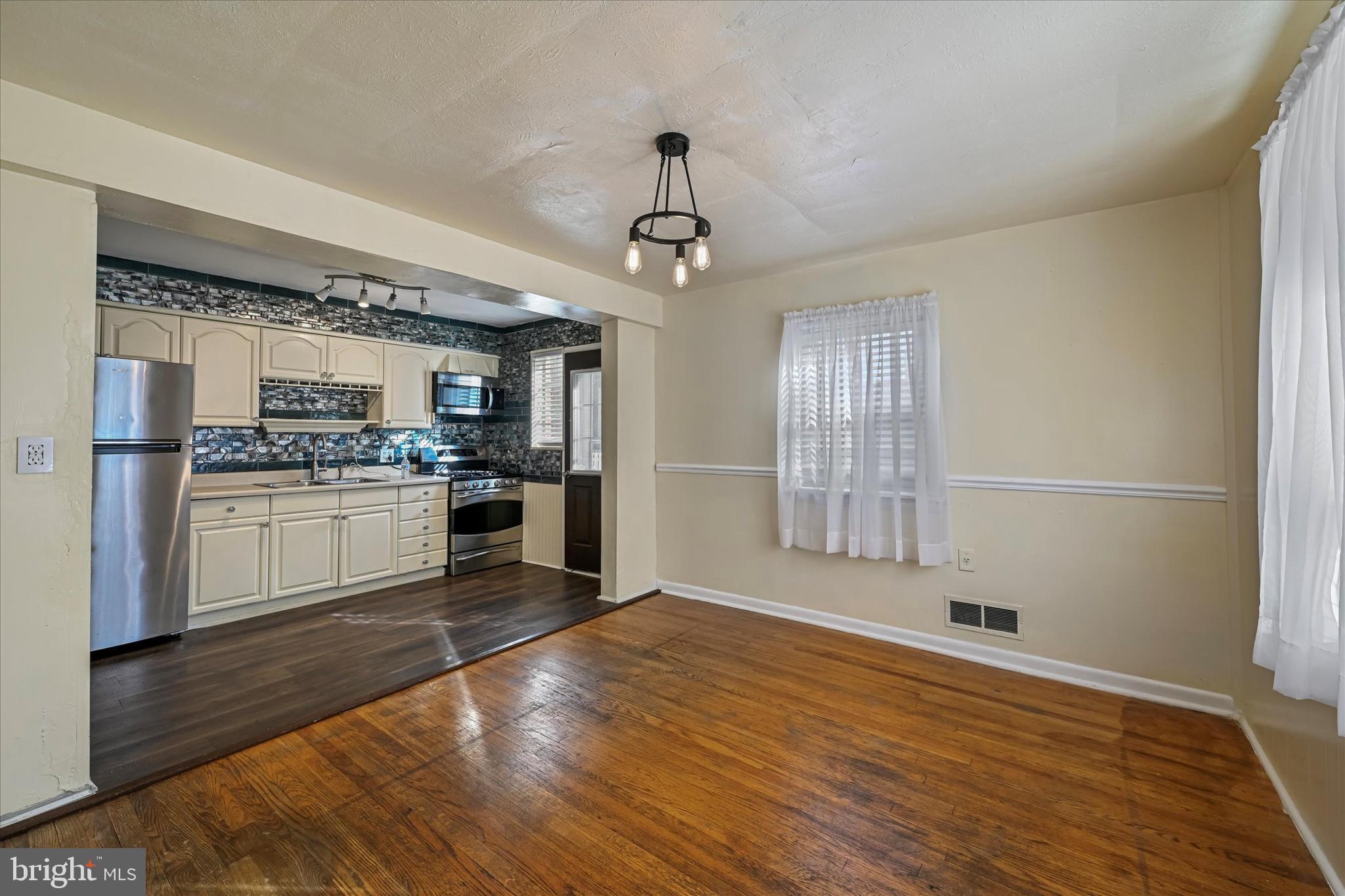 7827 Bank Street Baltimore, MD 21224 - Photo 5 of 19 Gallery Image 5