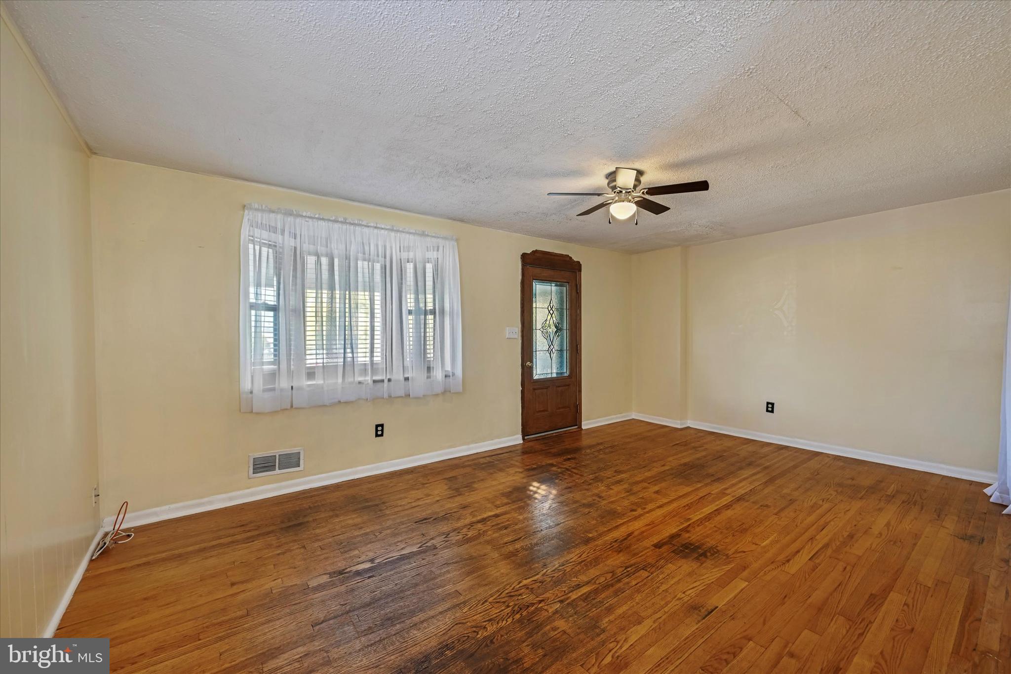 7827 Bank Street Baltimore, MD 21224 - Photo 8 of 19 Gallery Image 8