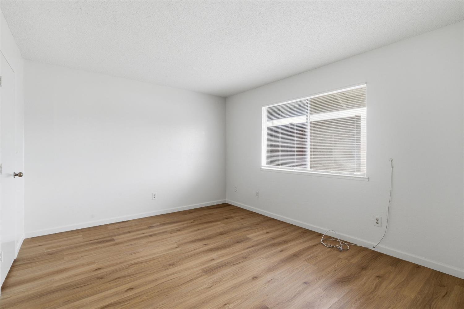325 Standiford Avenue, Unit 29 Modesto, CA 95356 - Photo 16 of 32