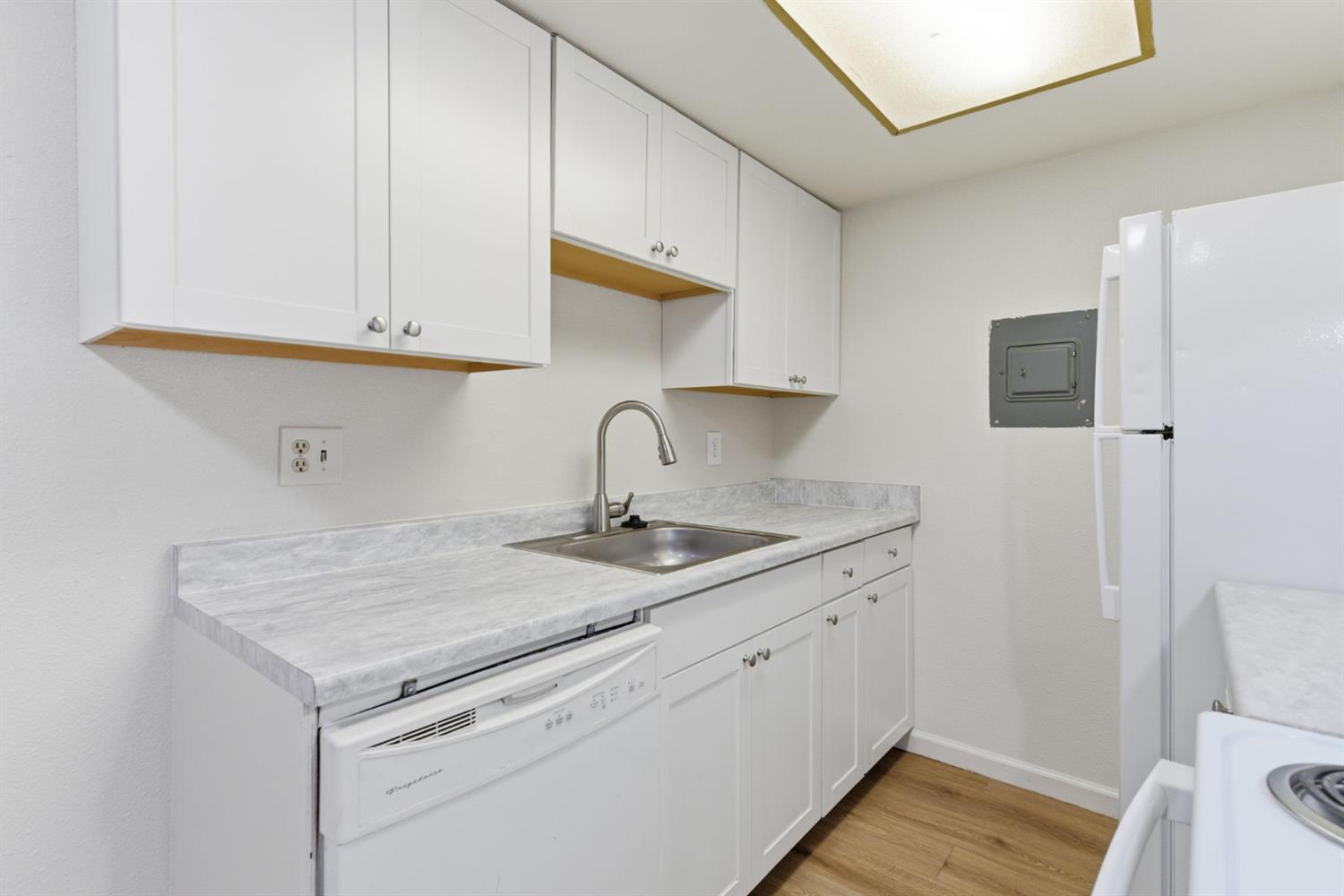 325 Standiford Avenue, Unit 29 Modesto, CA 95356 - Photo 16 of 38