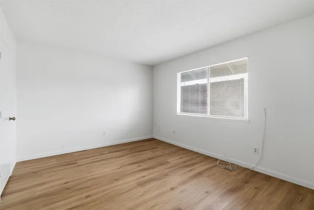 $211,995 | 325 Standiford Avenue, Unit 29, Modesto, CA 95356