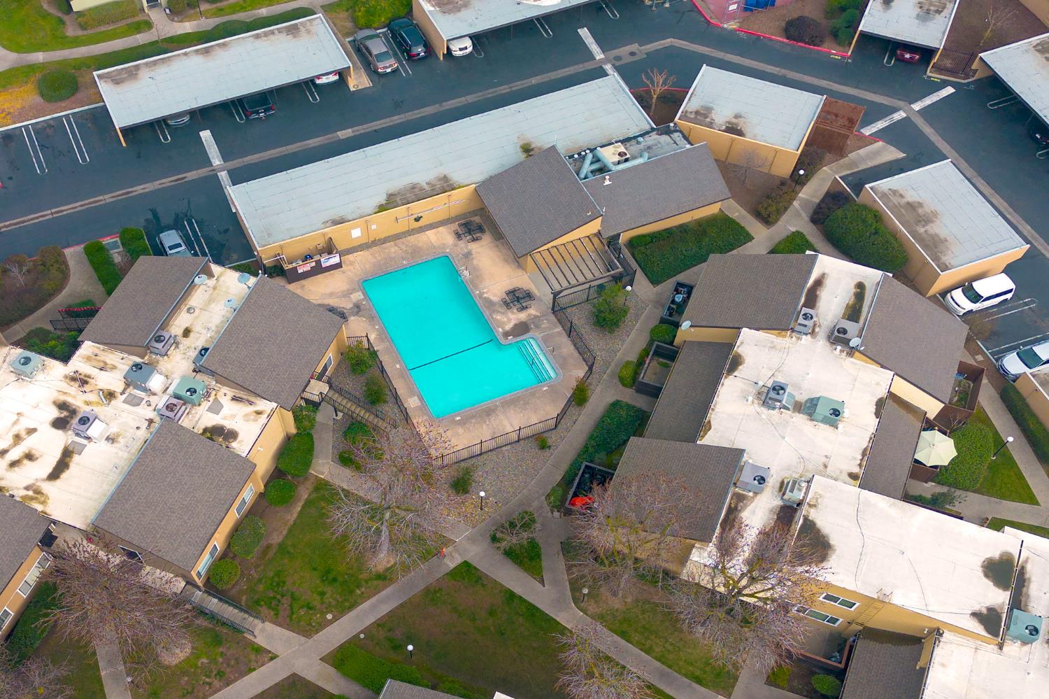 325 Standiford Avenue, Unit 29 Modesto, CA 95356 - Photo 34 of 38