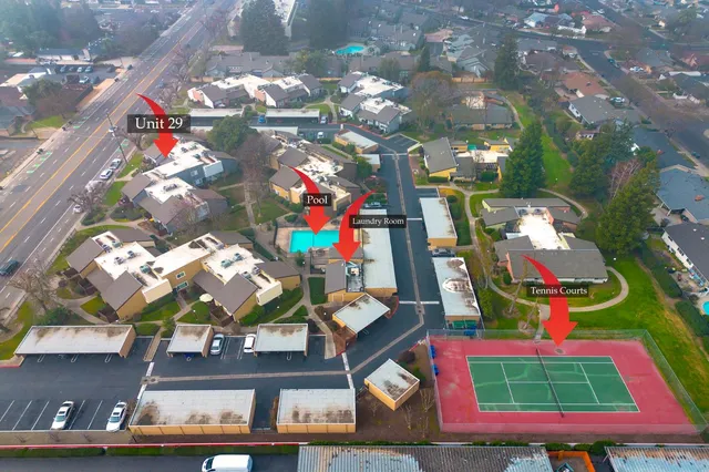 $211,995 | 325 Standiford Avenue, Unit 29, Modesto, CA 95356