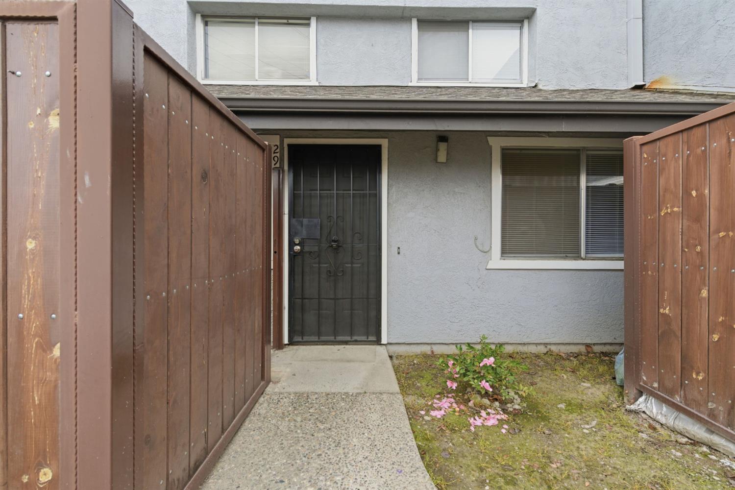 325 Standiford Avenue, Unit 29 Modesto, CA 95356 - Photo 5 of 32