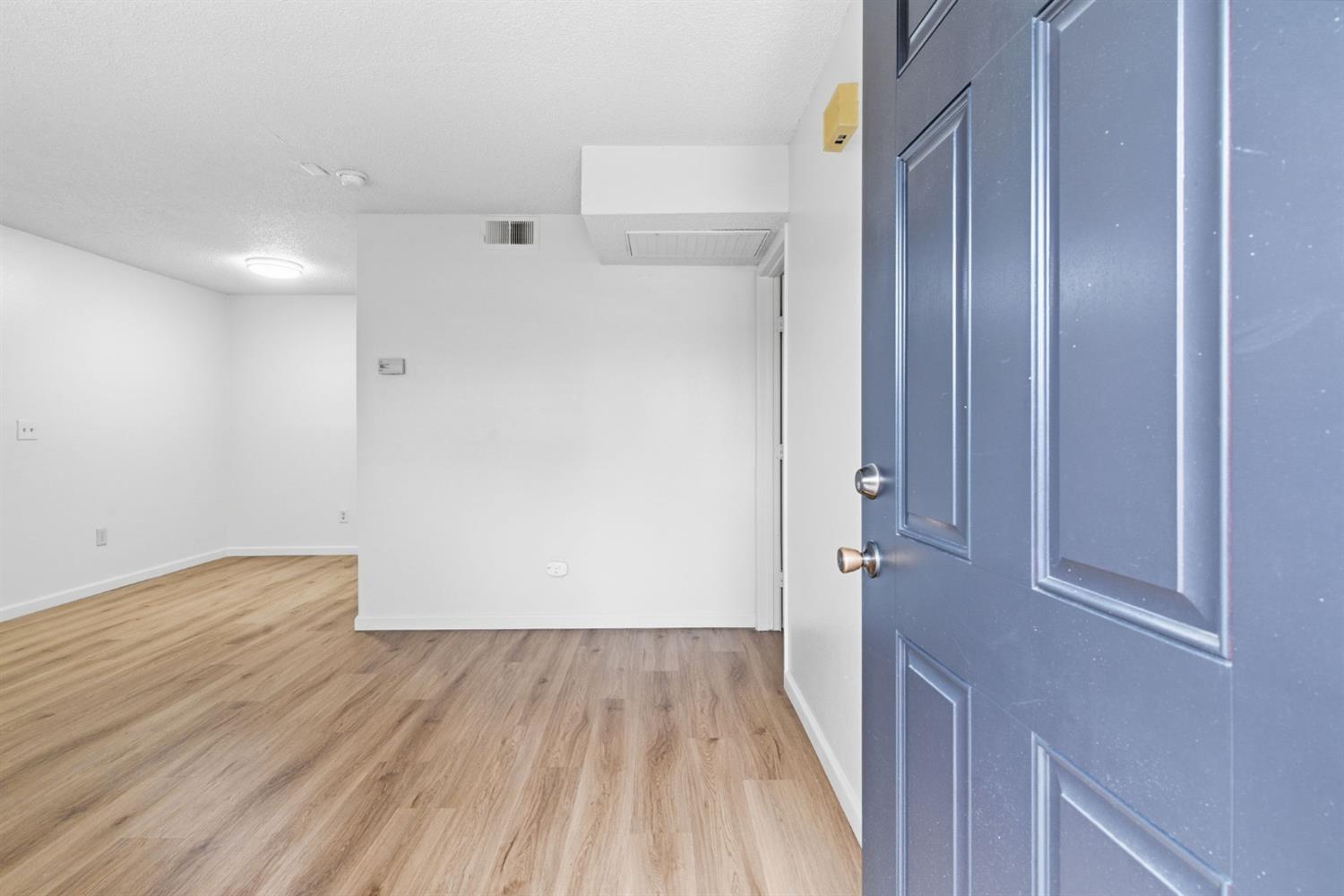 325 Standiford Avenue, Unit 29 Modesto, CA 95356 - Photo 7 of 38