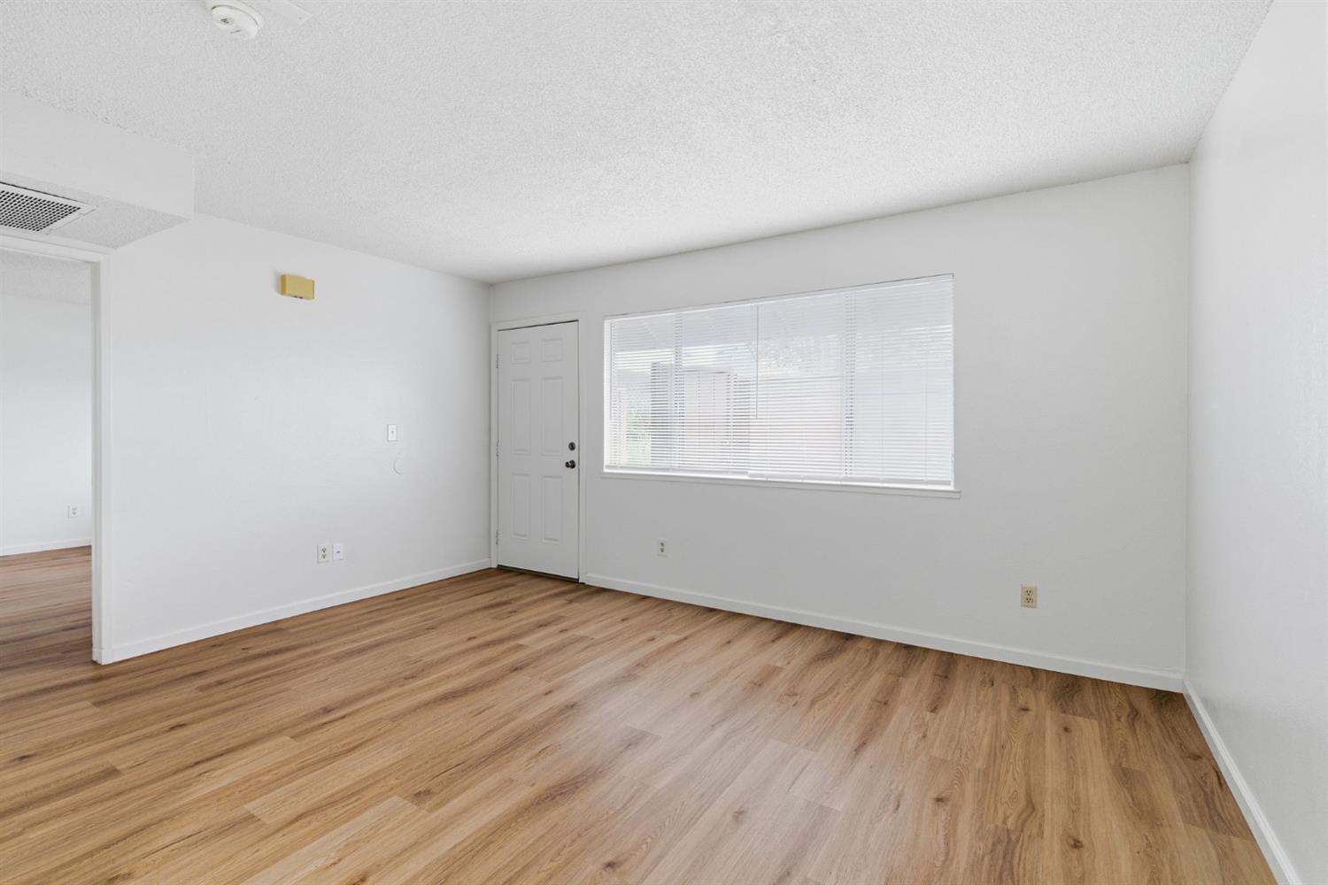 325 Standiford Avenue, Unit 29 Modesto, CA 95356 - Photo 9 of 32