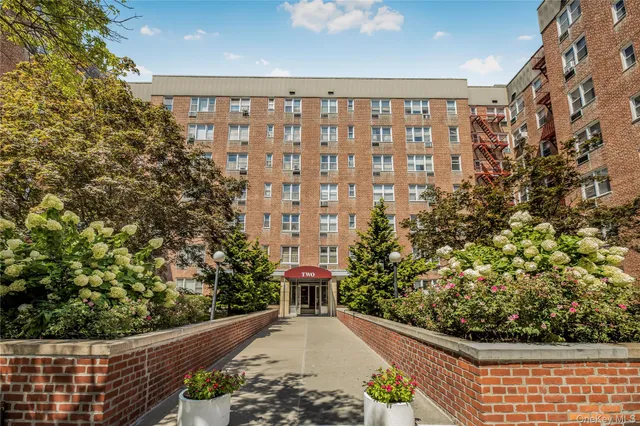 $239,000 | 2 Sadore Lane, Unit 5U, Yonkers, NY 10710
