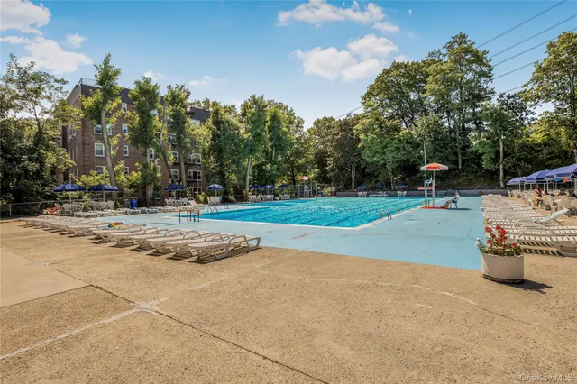 $239,000 | 2 Sadore Lane, Unit 5U, Yonkers, NY 10710