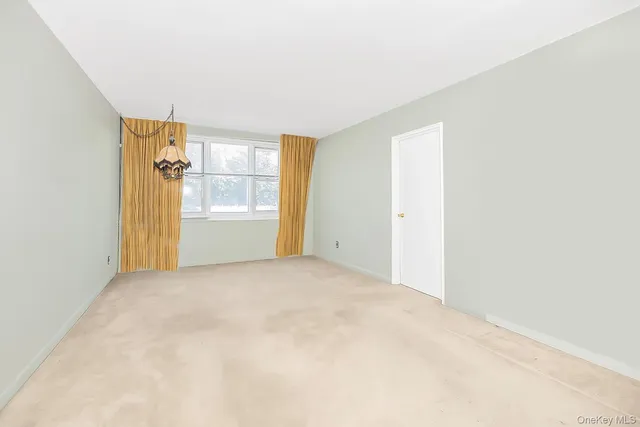 $239,000 | 2 Sadore Lane, Unit 5U, Yonkers, NY 10710