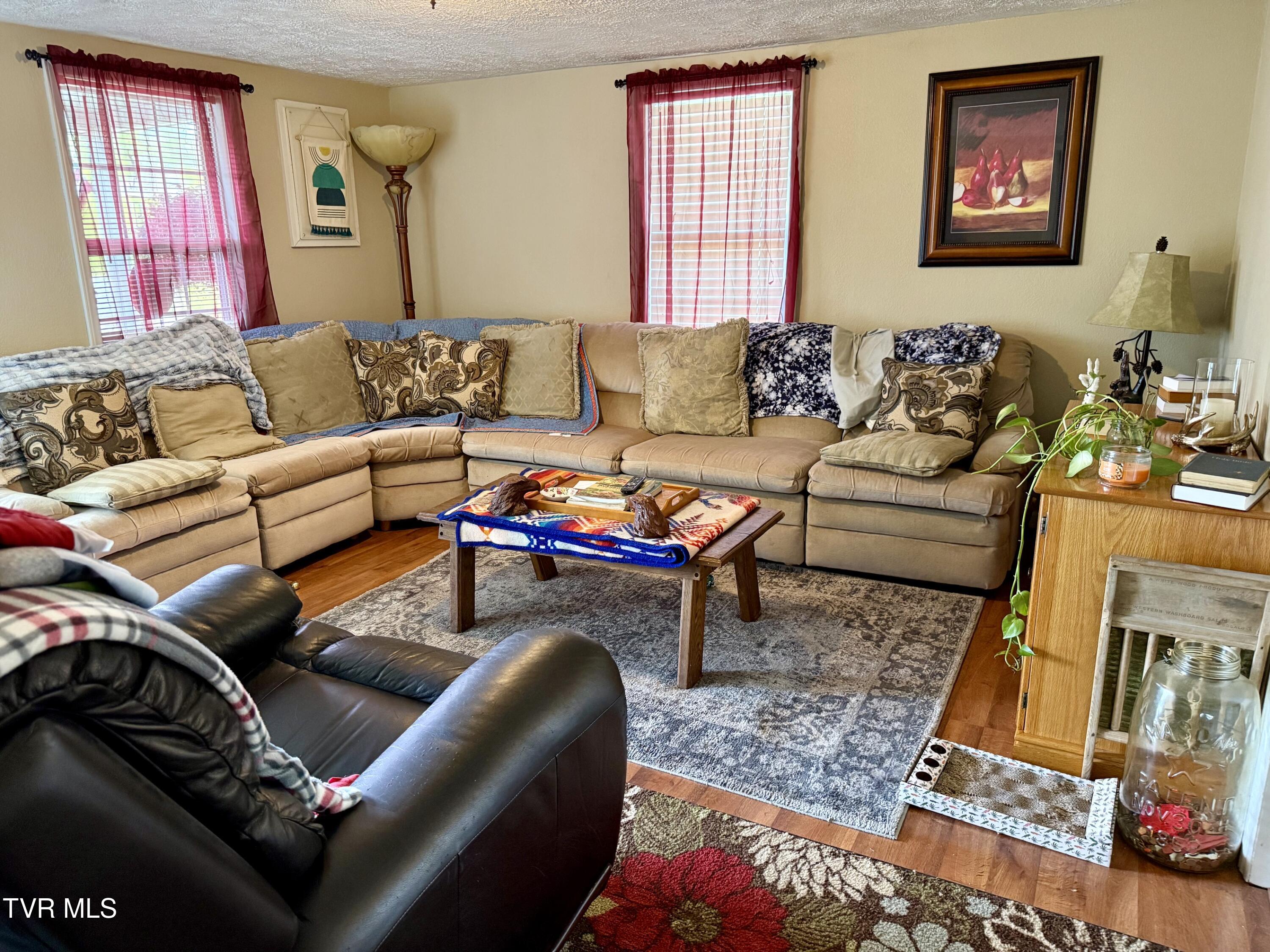 5209 Spotswood Road Norton, VA 24273 - Photo 3 of 31 27