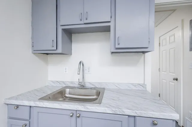 $700 | 8751 Elmira Street, Unit 9, Detroit, MI 48204