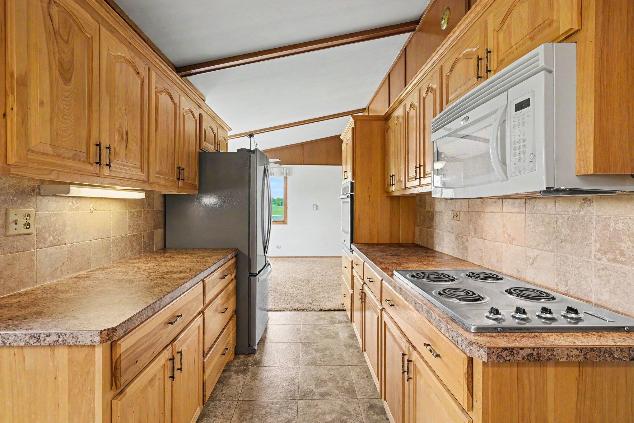 158 County Road East Houlton, WI 54082 - Photo 11 of 35