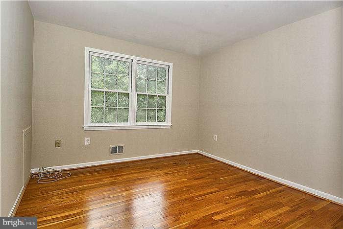 1424 Winding Waye Lane Silver Spring, MD 20902 - Photo 23 of 29 Bedroom