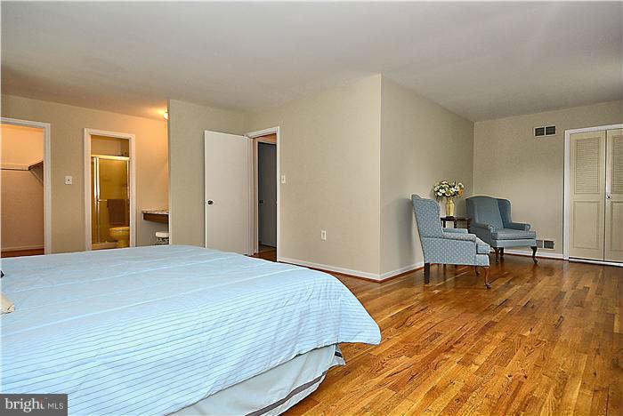 1424 Winding Waye Lane Silver Spring, MD 20902 - Photo 27 of 29 Bedroom (Master)