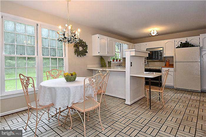 1424 Winding Waye Lane Silver Spring, MD 20902 - Photo 8 of 29 Kitchen