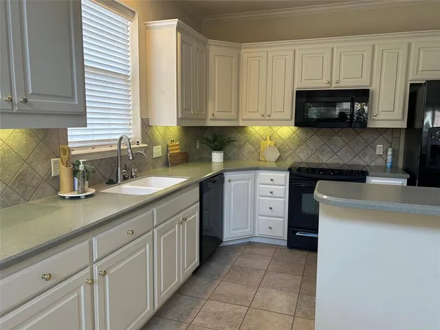 $396,000 | 8120 Captain Mary Miller Drive, Shreveport, LA 71115