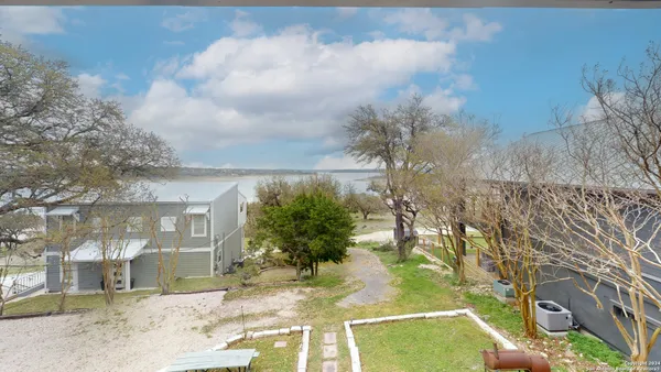 a view of a yard