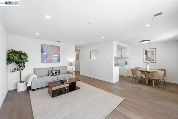 $528,000 | 25164 Copa Del Oro Drive, Unit 201, Hayward, CA 94545