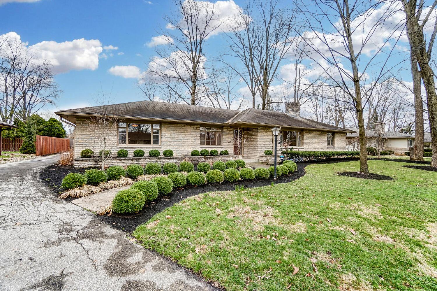 3112 Leeds Road Columbus, OH 43221 - Photo 3 of 40 50034611-003_web