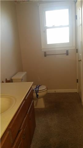 5832 Highway 76 East Springfield, TN 37172 - Photo 8 of 10 Hallway bathroom