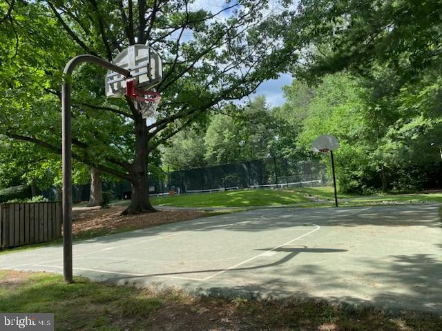 2058 Golf Course Drive Reston, VA 20191 - Photo 51 of 60