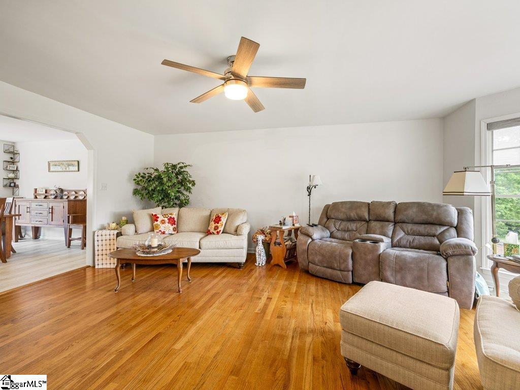 530 Hulon Howard Road Landrum, SC 29356 - Photo 5 of 48
