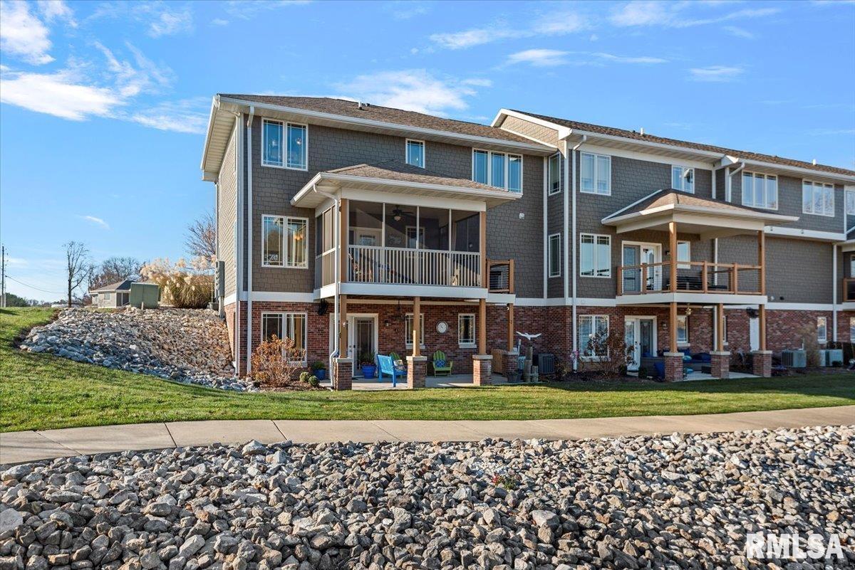 9 Waters Edge Boulevard, Unit 1 Springfield, IL 62712 - Photo 41 of 50