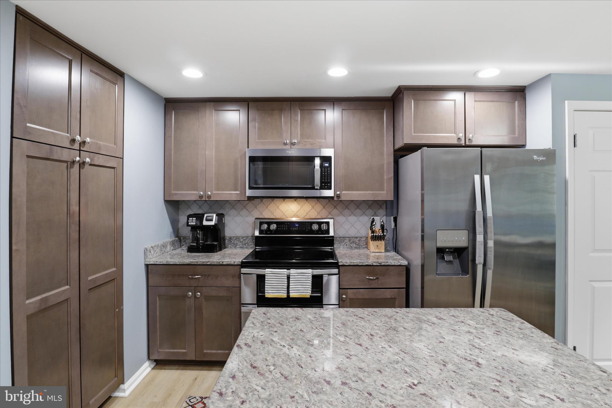 11757 Arbor Glen Way Reston, VA 20194 - Photo 11 of 60