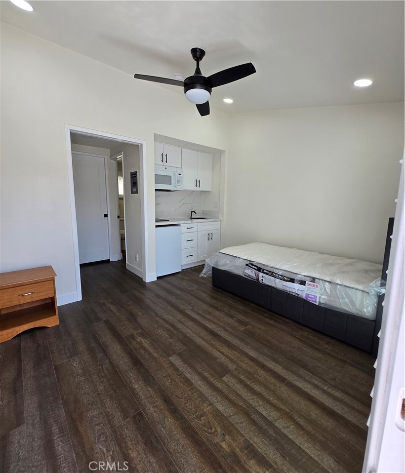 1235 West Sycamore Avenue, Unit B Orange, CA 92868 - Photo 2 of 4