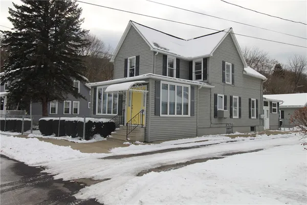 $1,700 | 213-215 Conhocton Street, Corning, NY 14830