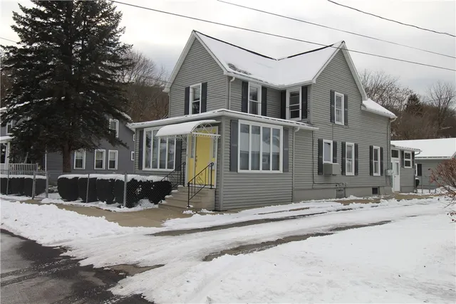 $1,550 | 213-215 Conhocton Street, Corning, NY 14830