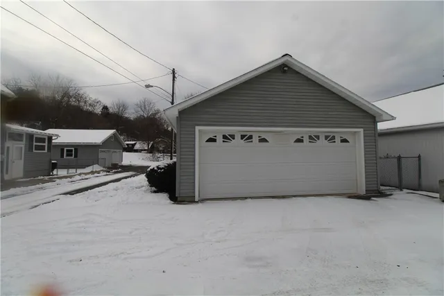 $1,550 | 213-215 Conhocton Street, Corning, NY 14830