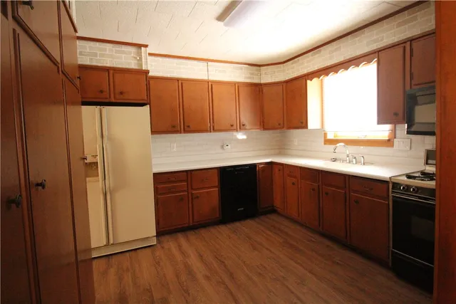 $1,550 | 213-215 Conhocton Street, Corning, NY 14830