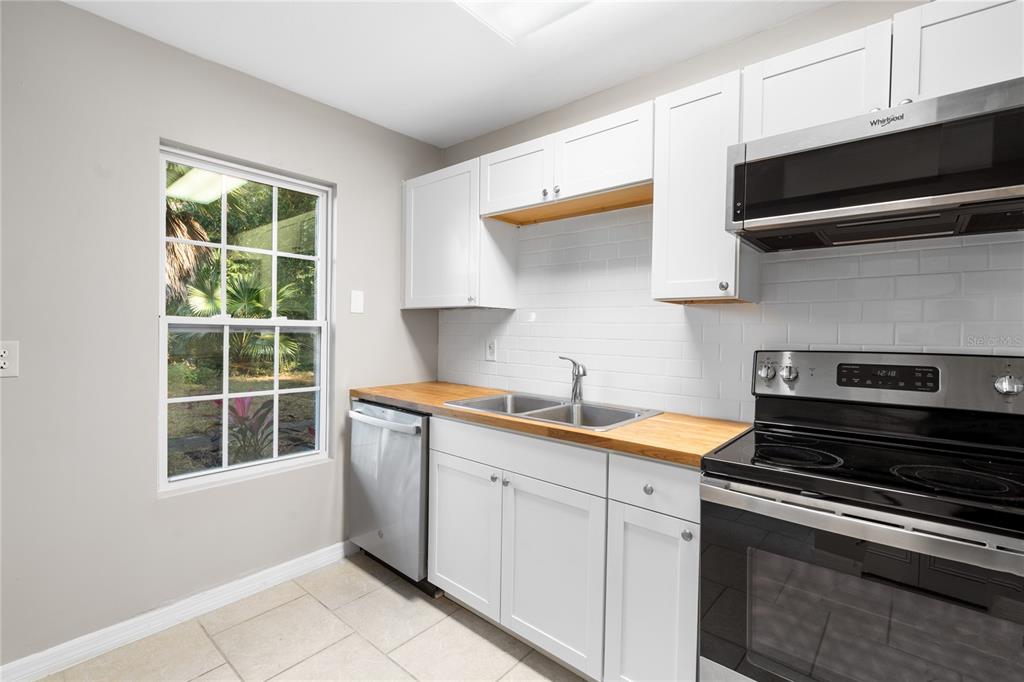 717 Southwest 75th Street, Unit 104 Gainesville, FL 32607 - Photo 3 of 18