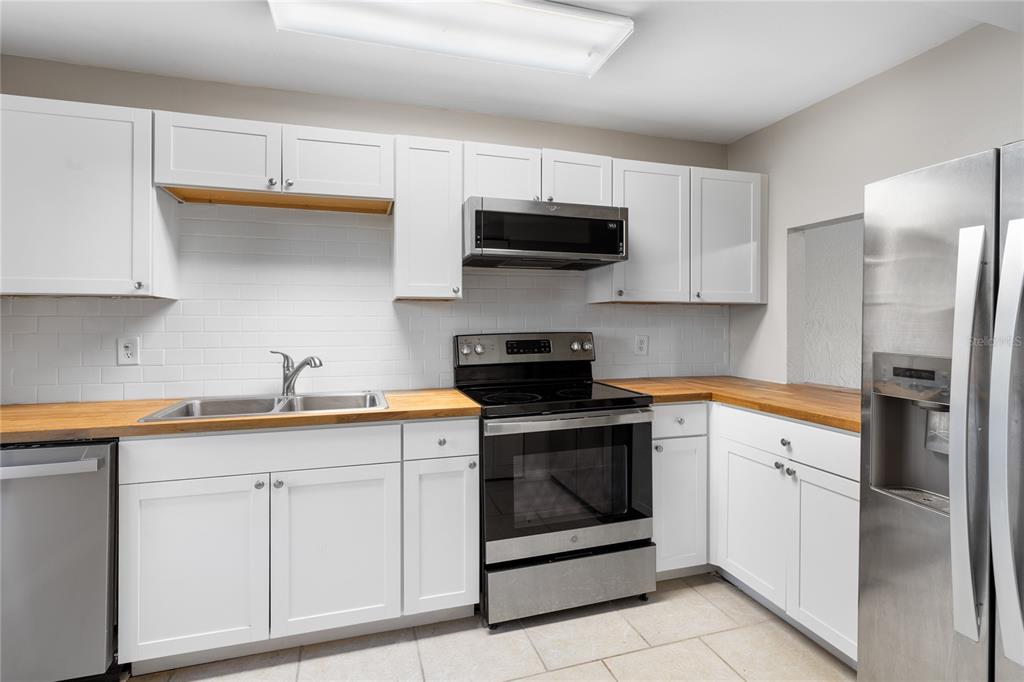 717 Southwest 75th Street, Unit 104 Gainesville, FL 32607 - Photo 5 of 18