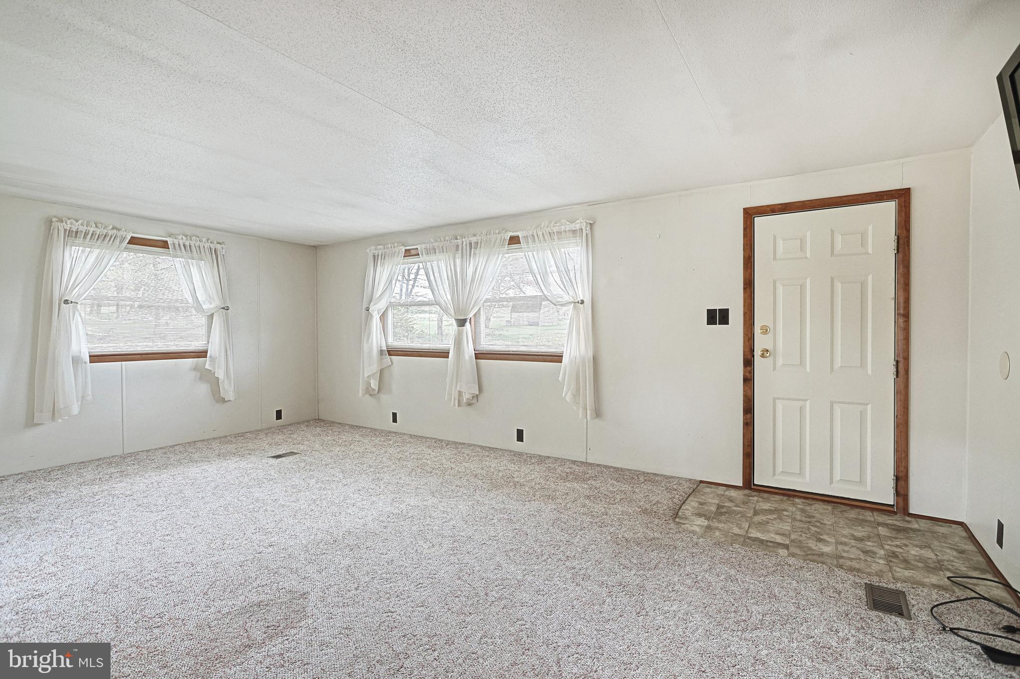 4090 East Berlin Road Thomasville, PA 17364 - Photo 7 of 39 Gallery Image 7