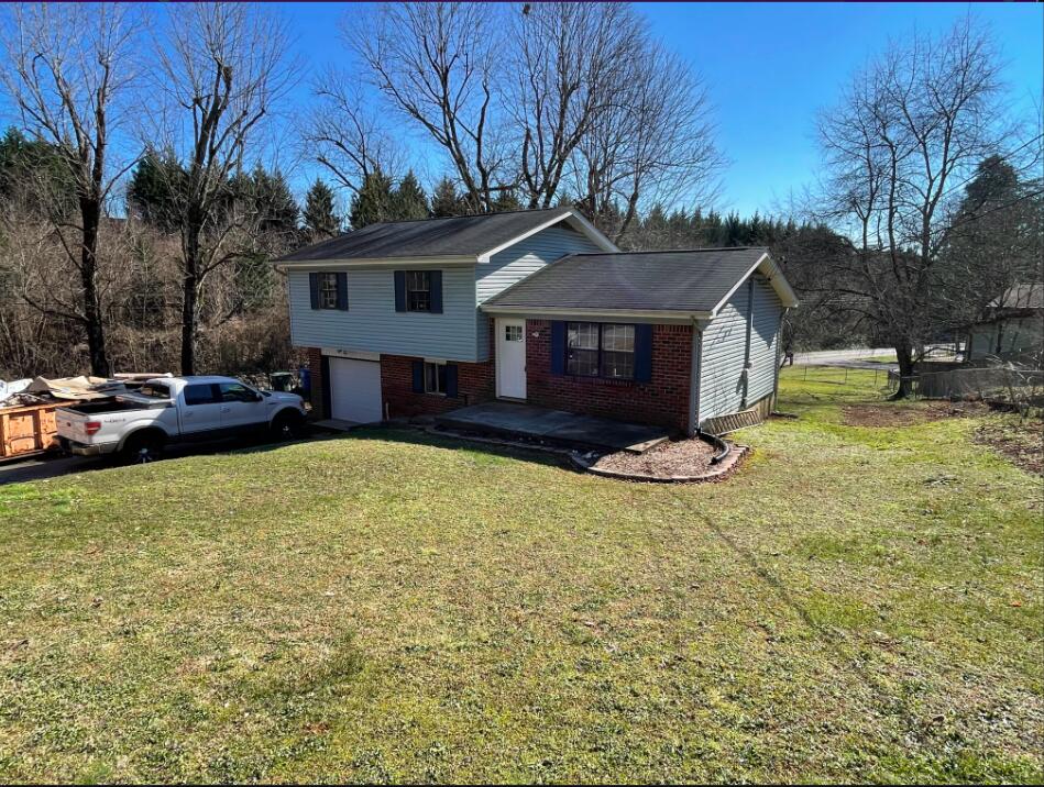 88 Dowlen Road Hixson, TN 37343 - Photo 2 of 13 Screen Shot 2022-02-07 at 11.36.35 AM