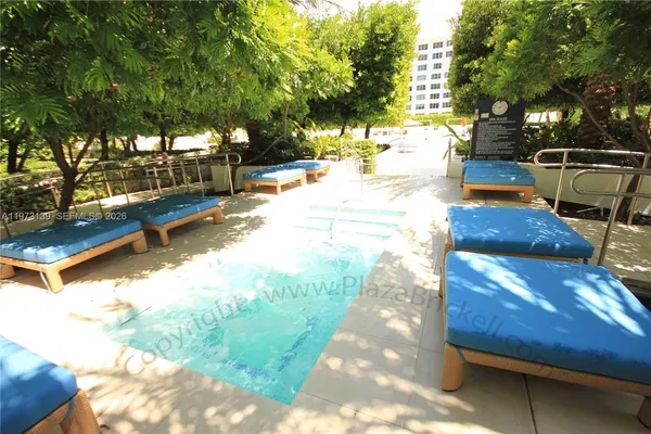 $2,850 | 951 Brickell Avenue, Unit 1409, Miami, FL 33131