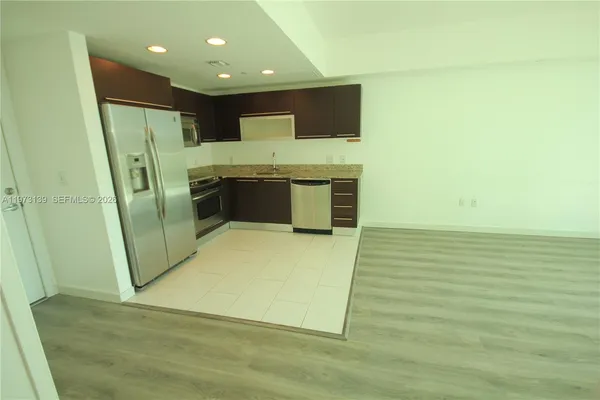 $2,850 | 951 Brickell Avenue, Unit 1409, Miami, FL 33131