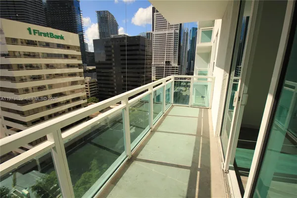 $2,850 | 951 Brickell Avenue, Unit 1409, Miami, FL 33131