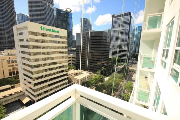 $2,850 | 951 Brickell Avenue, Unit 1409, Miami, FL 33131
