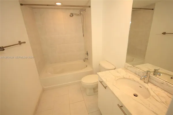 $2,850 | 951 Brickell Avenue, Unit 1409, Miami, FL 33131