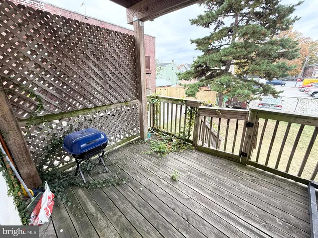 a view of a backyard of the house