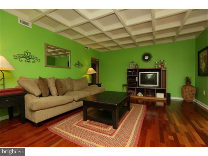 8205 Gladstone Road Glenside, PA 19038 - Photo 8 of 19 Gallery Image 8