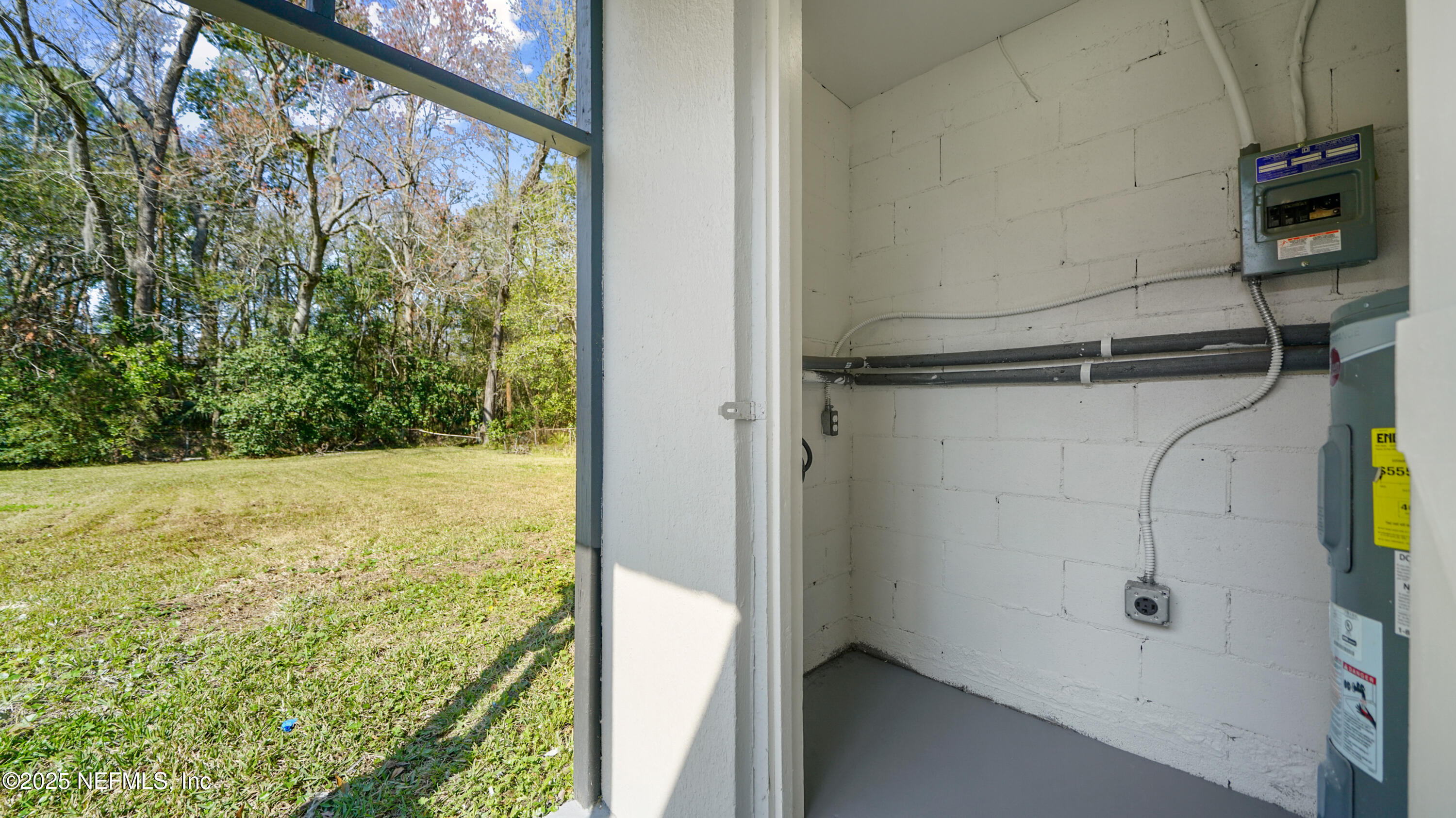 5524 Verbena Road Jacksonville, FL 32209 - Photo 14 of 17 a view of a walk in closet