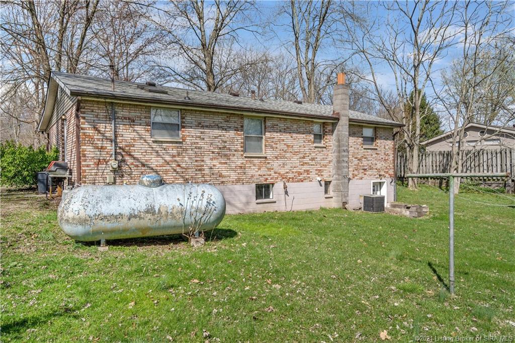 5130 Snow Road Henryville, IN 47126 - Photo 12 of 35