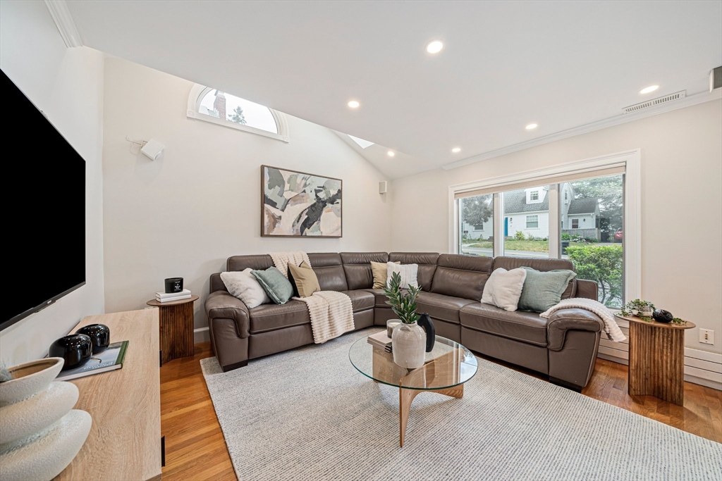 37 Baker Avenue Lexington, MA 02421 - Photo 4 of 38 Gallery Image 4