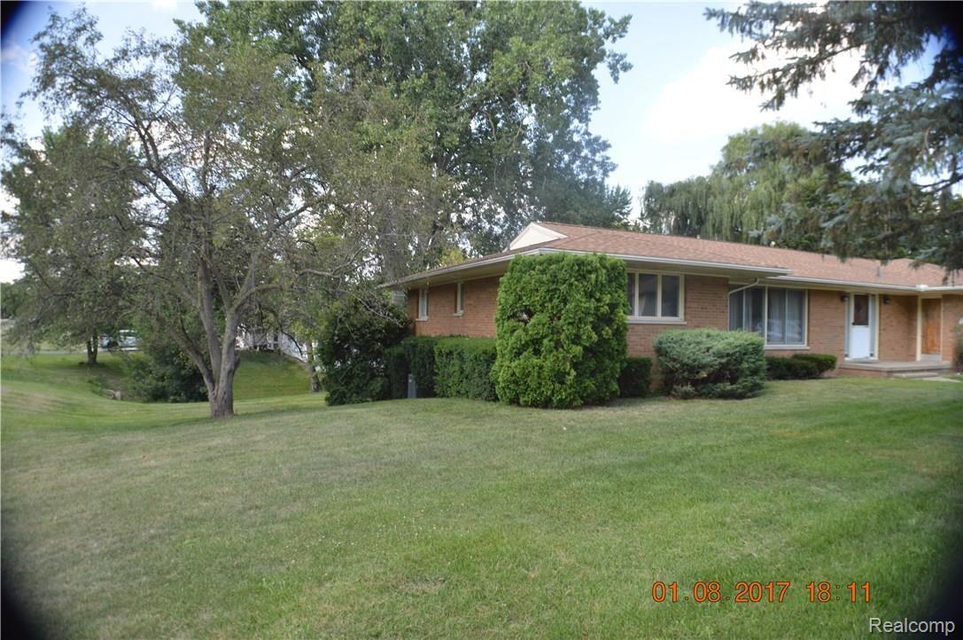 735 Devonshire Road Fowlerville, MI 48836 - Photo 8 of 35 DSC_0019.JPG