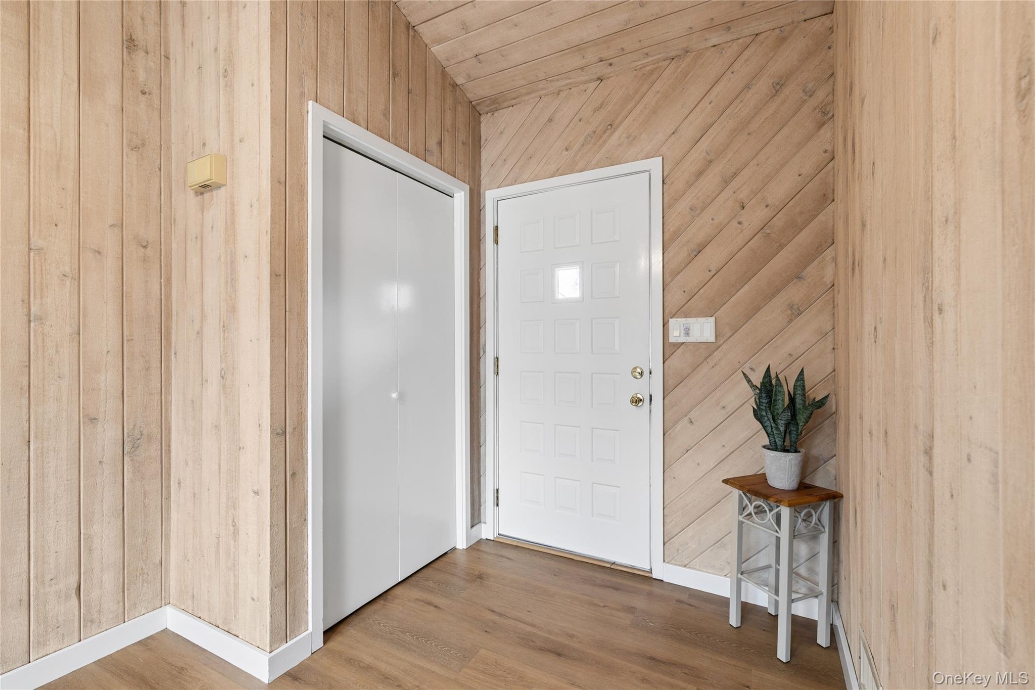 3 Harbor Road Hampton Bays, NY 11946 - Photo 4 of 27